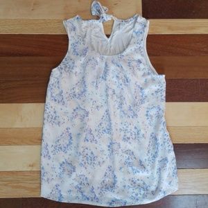 Spring sleeveless top